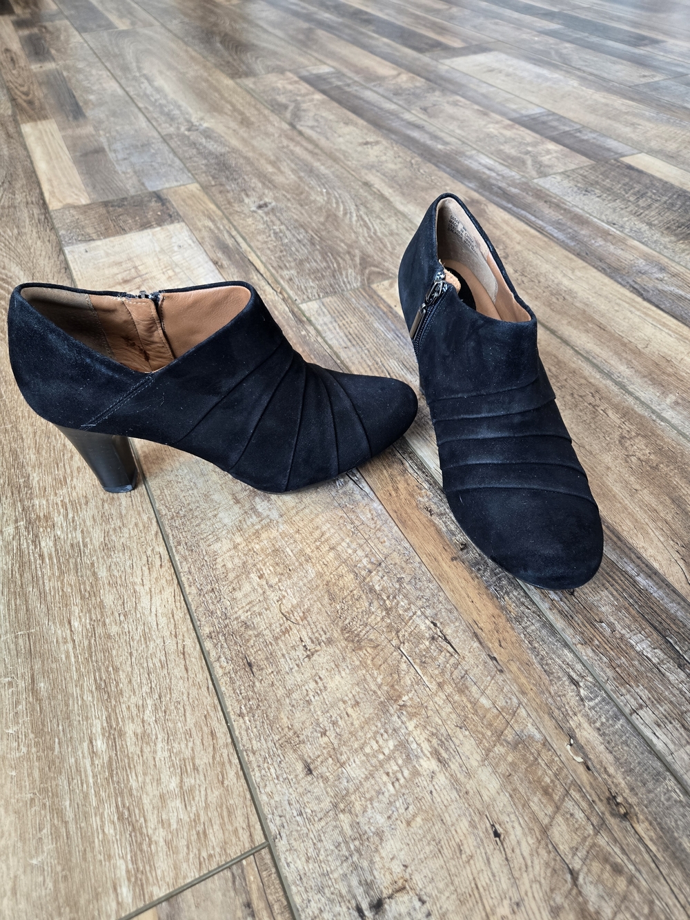Clarks Artisan Black Suede Pleated Ankle Booties - Women’s Size 8